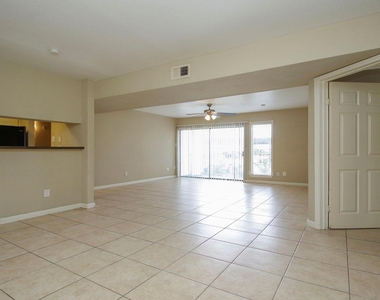 2822 S Bartell Drive - Photo Thumbnail 4