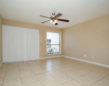 2822 S Bartell Drive - Photo Thumbnail 18