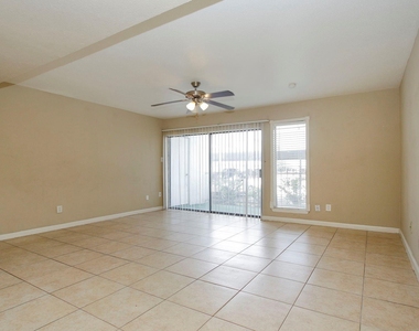 2822 S Bartell Drive - Photo Thumbnail 6