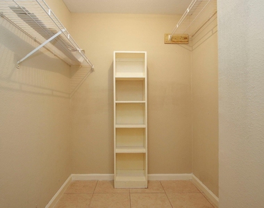 2822 S Bartell Drive - Photo Thumbnail 20