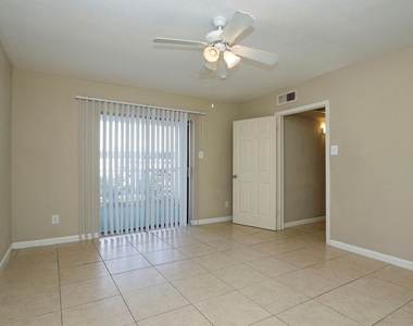 2822 S Bartell Drive - Photo Thumbnail 13