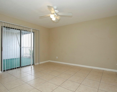 2822 S Bartell Drive - Photo Thumbnail 14