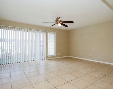 2822 S Bartell Drive - Photo Thumbnail 5