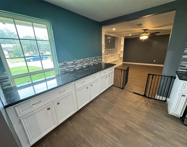 12707 Nyack Drive - Photo Thumbnail 4