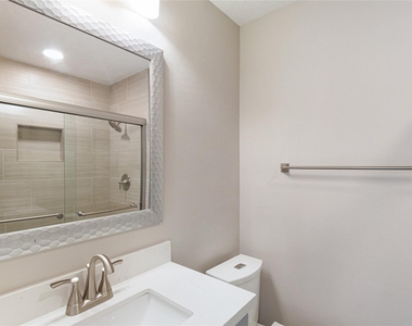 2201 Fountain View Drive - Photo Thumbnail 11