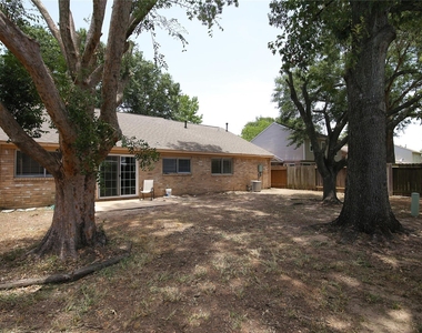 18203 Brooknoll Drive - Photo Thumbnail 13