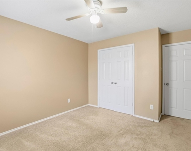 9618 Red Rugosa Drive - Photo Thumbnail 14
