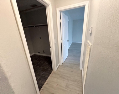 3006 Fort Stockton Drive - Photo Thumbnail 10