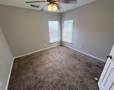 3006 Fort Stockton Drive - Photo Thumbnail 12