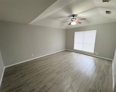 3006 Fort Stockton Drive - Photo Thumbnail 5