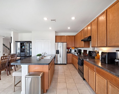 25203 Farmdale Lane - Photo Thumbnail 6