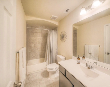 2311 Bright Sunrise Trail - Photo Thumbnail 22