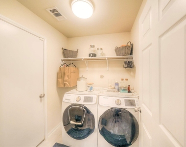 2311 Bright Sunrise Trail - Photo Thumbnail 12