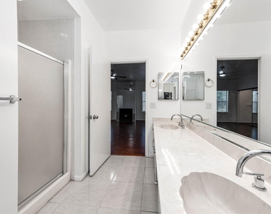6000 Reims Road - Photo Thumbnail 17