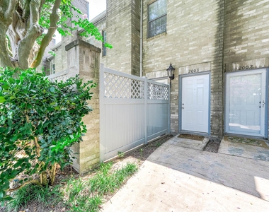 6000 Reims Road - Photo Thumbnail 2