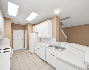 6019 Pennworth Lane - Photo Thumbnail 12