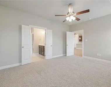 6205 Daytona Drive - Photo Thumbnail 7