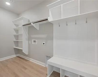 6205 Daytona Drive - Photo Thumbnail 12