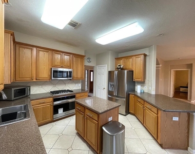 14207 Cairns Court - Photo Thumbnail 10