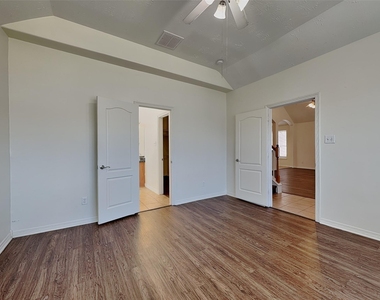 30622 N Sulphur Creek Drive - Photo Thumbnail 7