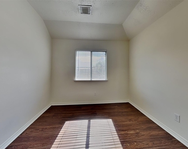 30622 N Sulphur Creek Drive - Photo Thumbnail 14