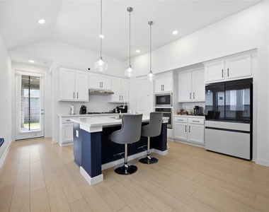908 Pismo Creek Lane - Photo Thumbnail 5