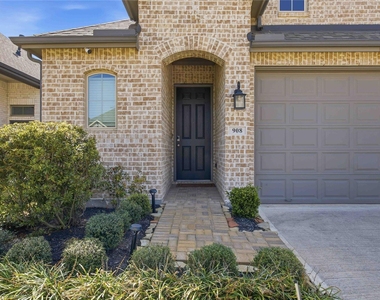 908 Pismo Creek Lane - Photo Thumbnail 3