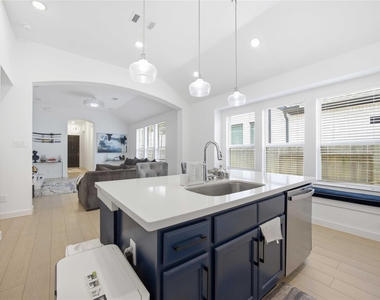 908 Pismo Creek Lane - Photo Thumbnail 7