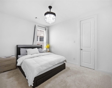 908 Pismo Creek Lane - Photo Thumbnail 14
