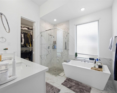 908 Pismo Creek Lane - Photo Thumbnail 20