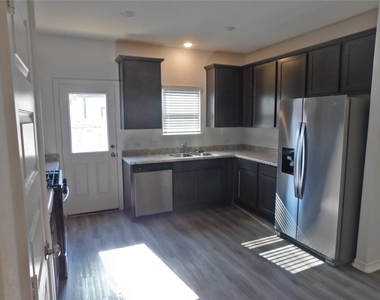 16658 Moss Lane - Photo Thumbnail 15