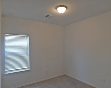 16658 Moss Lane - Photo Thumbnail 21