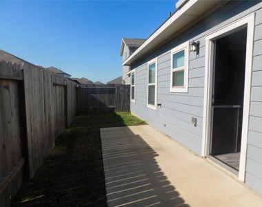 16658 Moss Lane - Photo Thumbnail 11
