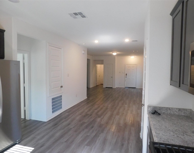 16658 Moss Lane - Photo Thumbnail 12