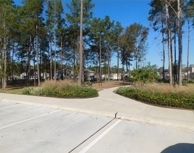 16658 Moss Lane - Photo Thumbnail 9
