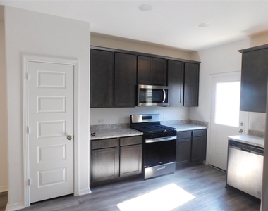 16658 Moss Lane - Photo Thumbnail 13