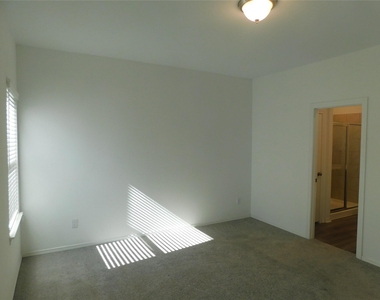 16658 Moss Lane - Photo Thumbnail 18