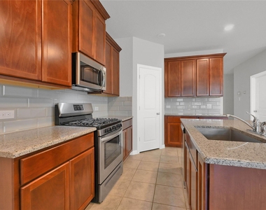 175 Gray Pine Grove - Photo Thumbnail 11