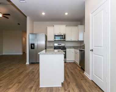 404 San Miguel Creek Drive - Photo Thumbnail 5