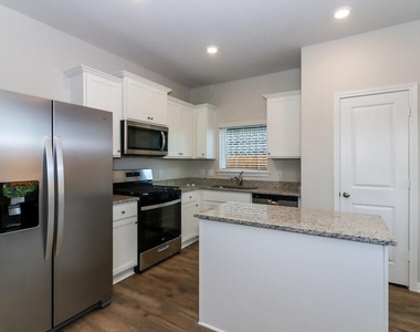 404 San Miguel Creek Drive - Photo Thumbnail 4
