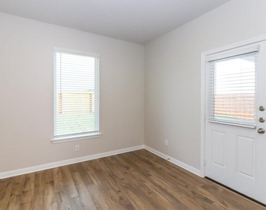 404 San Miguel Creek Drive - Photo Thumbnail 3