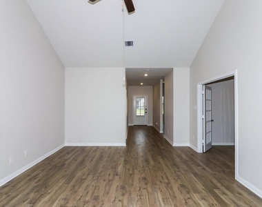 404 San Miguel Creek Drive - Photo Thumbnail 2