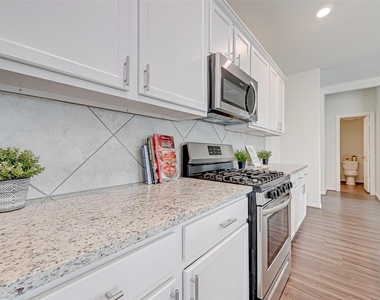 30822 Lake Spur Manor - Photo Thumbnail 19
