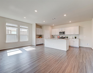 30822 Lake Spur Manor - Photo Thumbnail 15