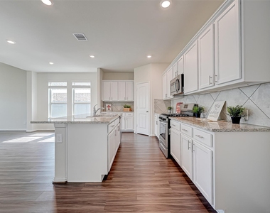 30822 Lake Spur Manor - Photo Thumbnail 12