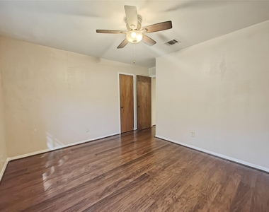15606 Pinedell Drive - Photo Thumbnail 11