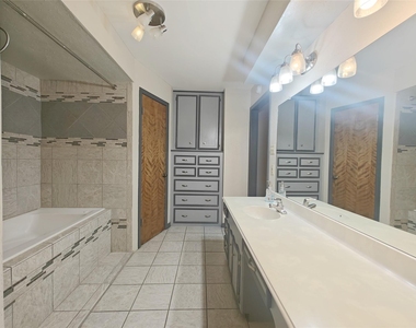 15606 Pinedell Drive - Photo Thumbnail 18
