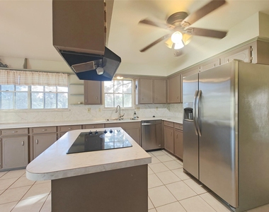 15606 Pinedell Drive - Photo Thumbnail 7