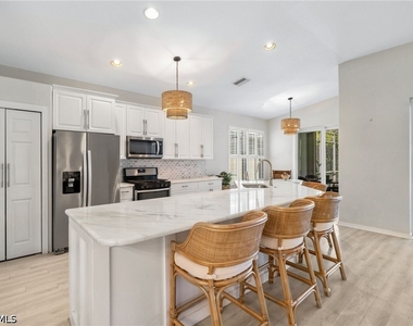 17819 Modena Road - Photo Thumbnail 7