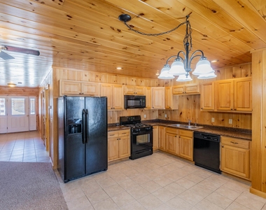 181 Benton - Photo Thumbnail 1